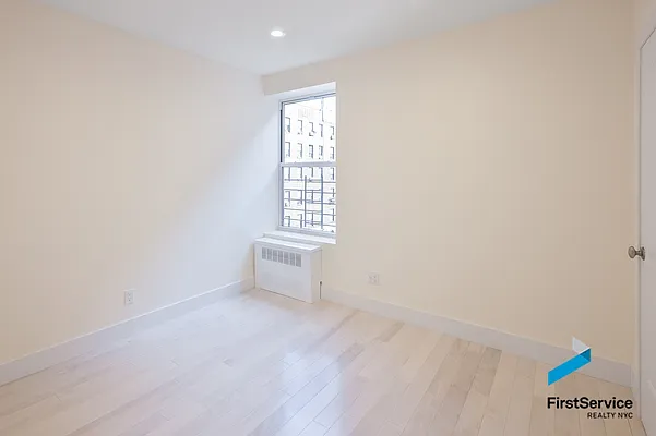 Rented by FirstService Realty (legacy) | media 4