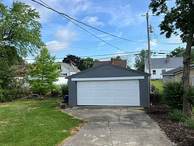 780 E Brighton Rd — Photo 2