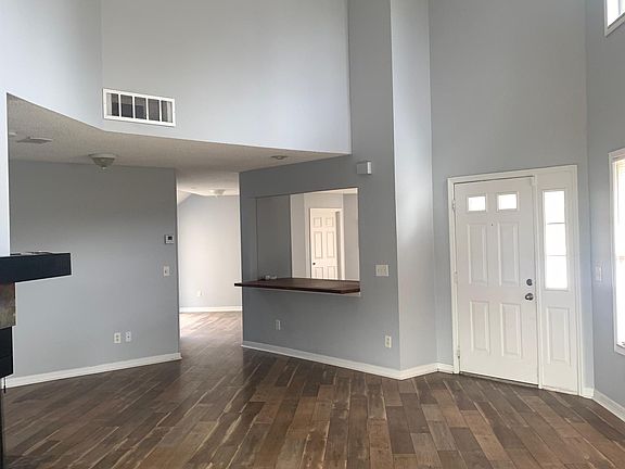 2nd image of 7246 Della Dr #8-06