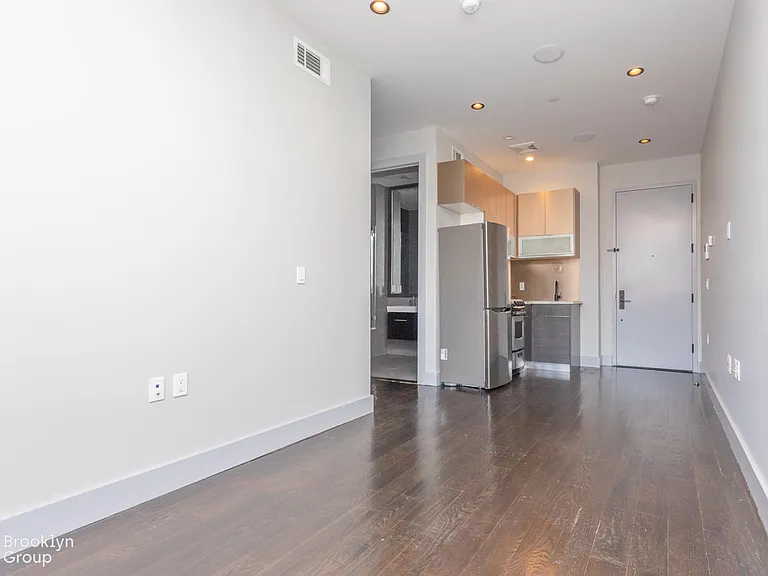56 Box St #2A — Photo 1
