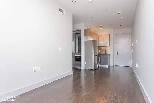 56 Box St #2A Photo 1
