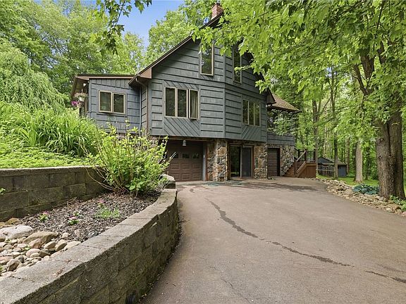 2nd image of 696 Curran Rd #702