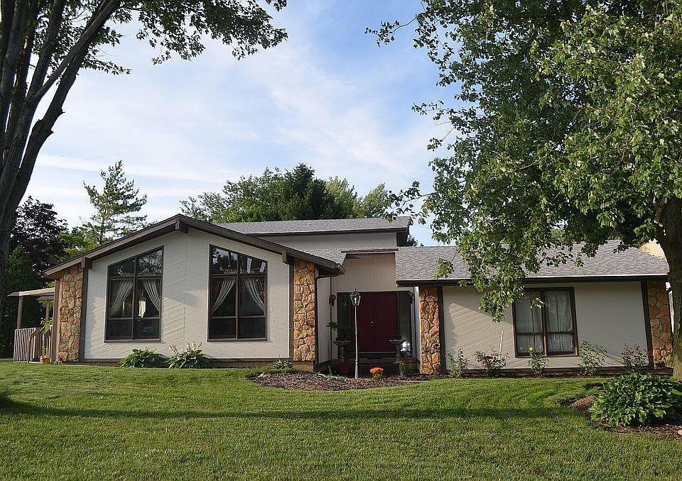 1st image of 7946 Sarahurst Dr