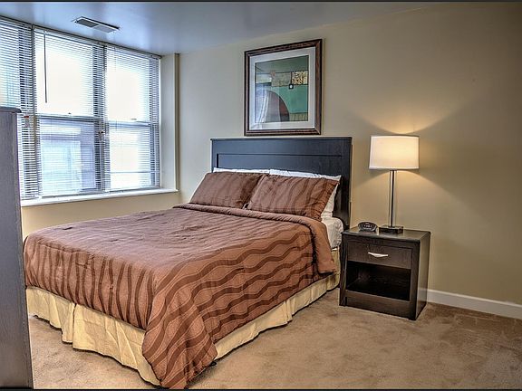 5th image of 5540 Pershing Ave #304
