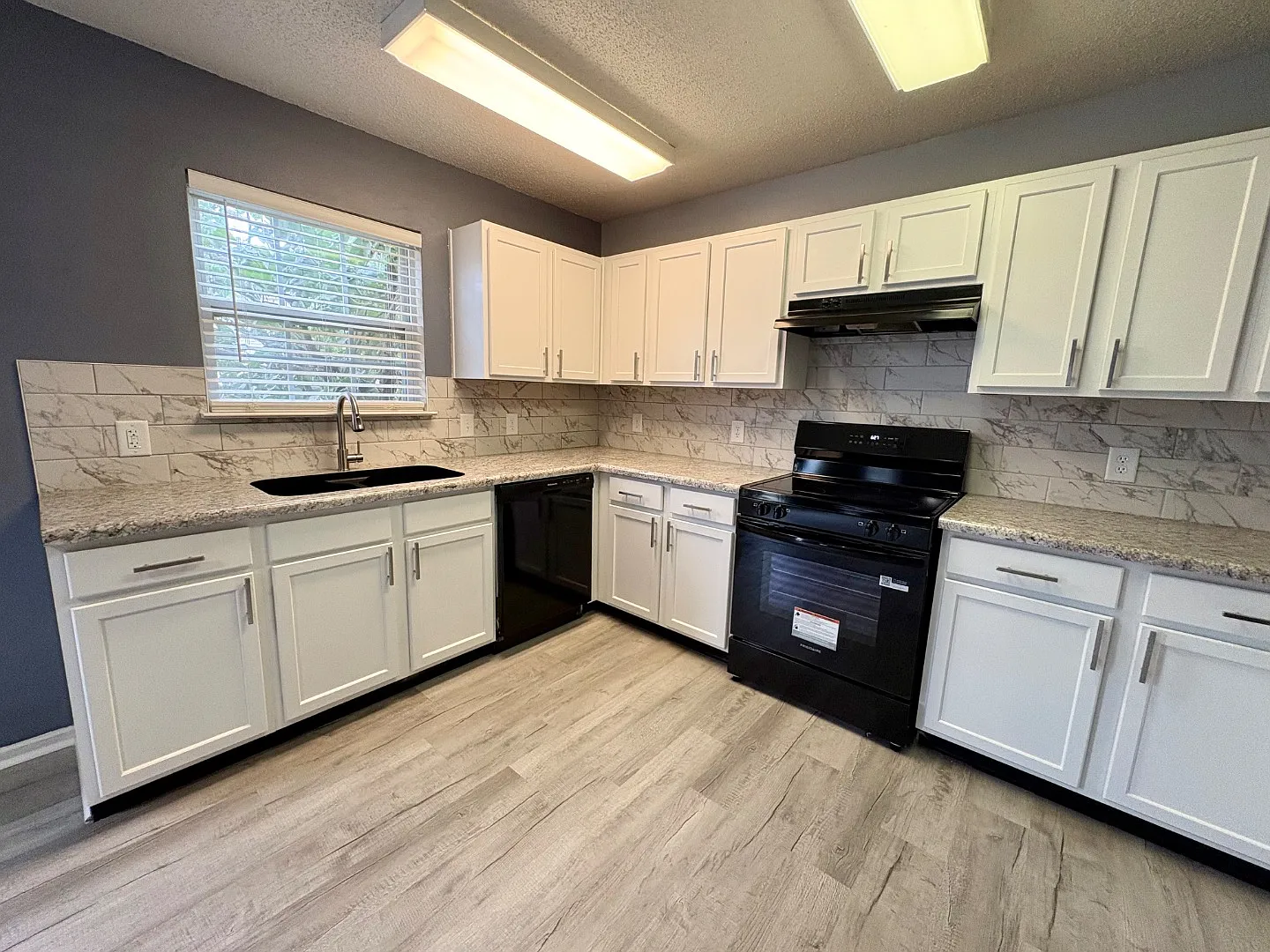 6857 Maywood Cir — Photo 4