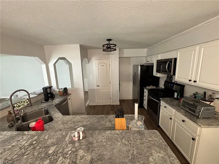 3145 Crestwood Ln — Photo 13