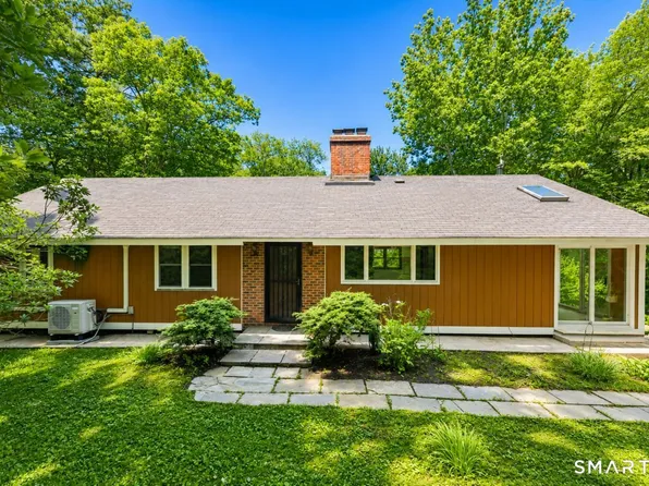 32 Hallsey Lane, Woodbridge, CT 06525