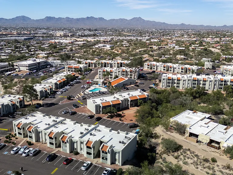 Valley View Apartments — Photo 5