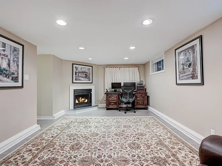 884 Royal York Rd — Photo 18