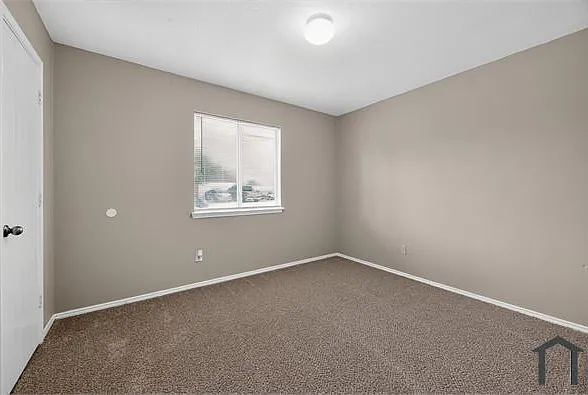 1432 Oak Hollow Ln — Photo 7