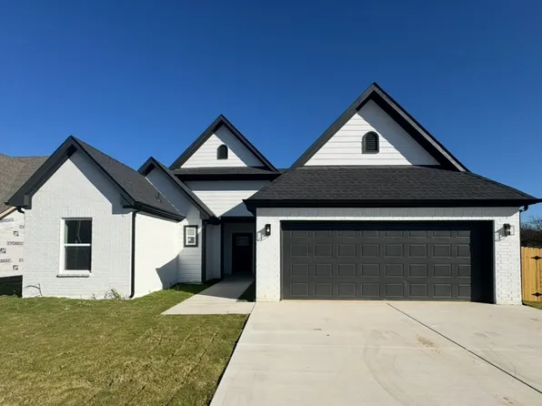 209 Santa Fe St, Alvarado, TX 76009