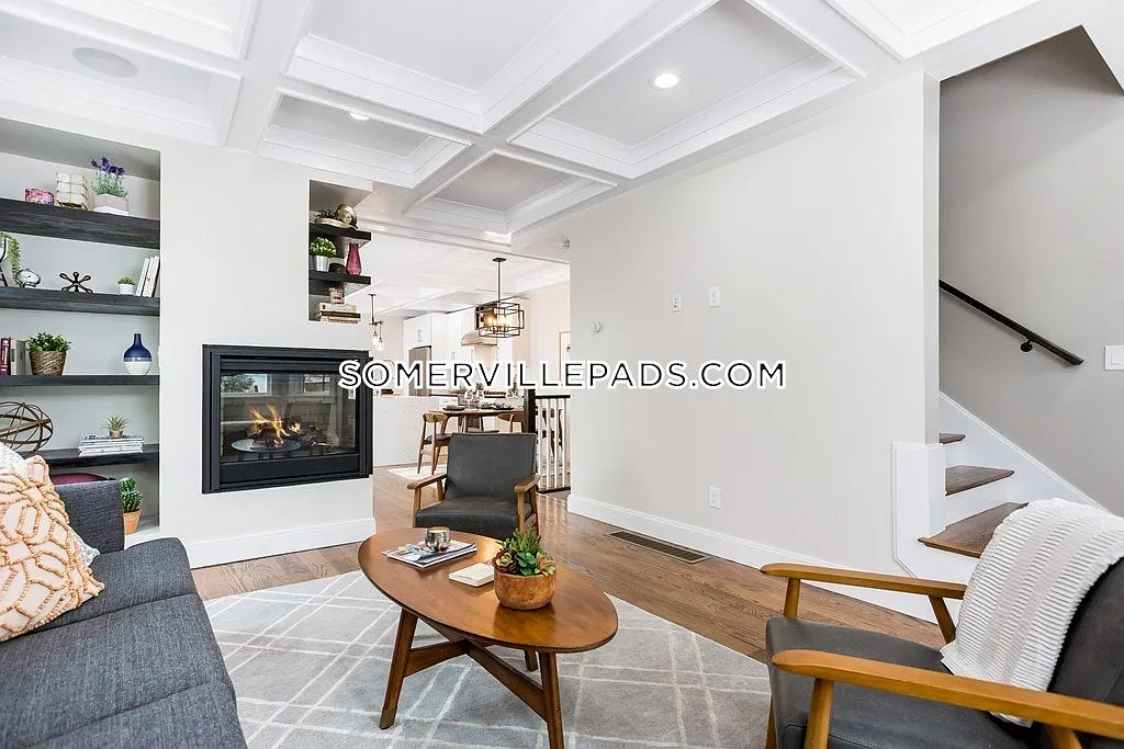 3 bed, 3.5 bath, 2304 sqft, $5,950 — Photo 1