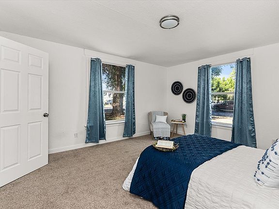 5th image of 2107 E Desmet Ave