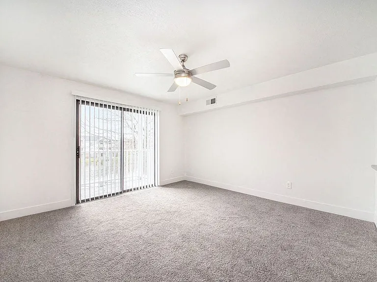 Byron Lakes Apartments — Photo 102