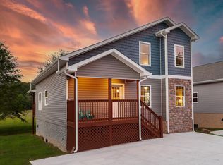 2046 Slippery Rock Cir, Sevierville, TN 37862