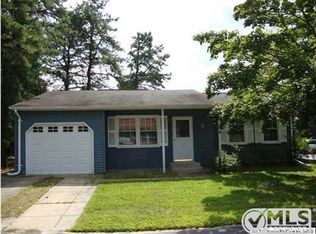 7 Attleboro Ln, Whiting, NJ 08759