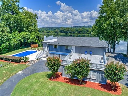 2nd image of 63 Albeclauss Dr