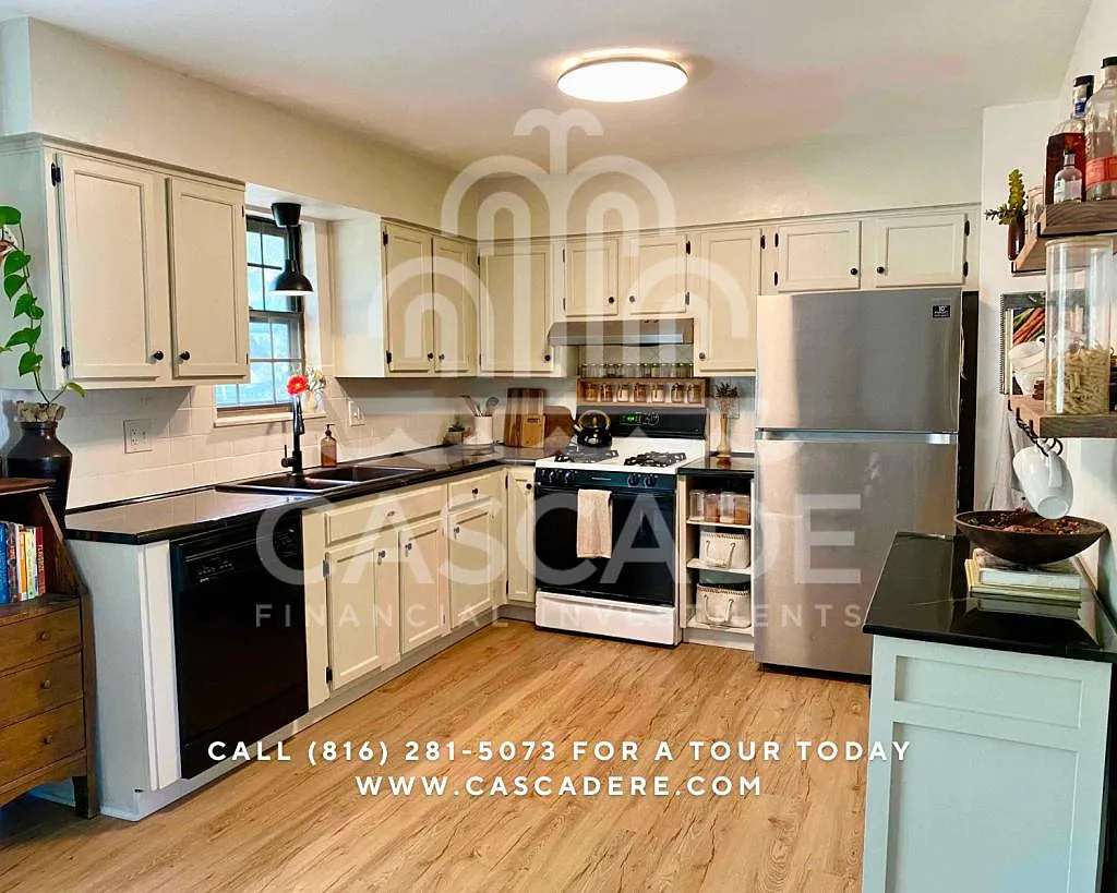 1925 SE Flagstone Ct — Photo 3