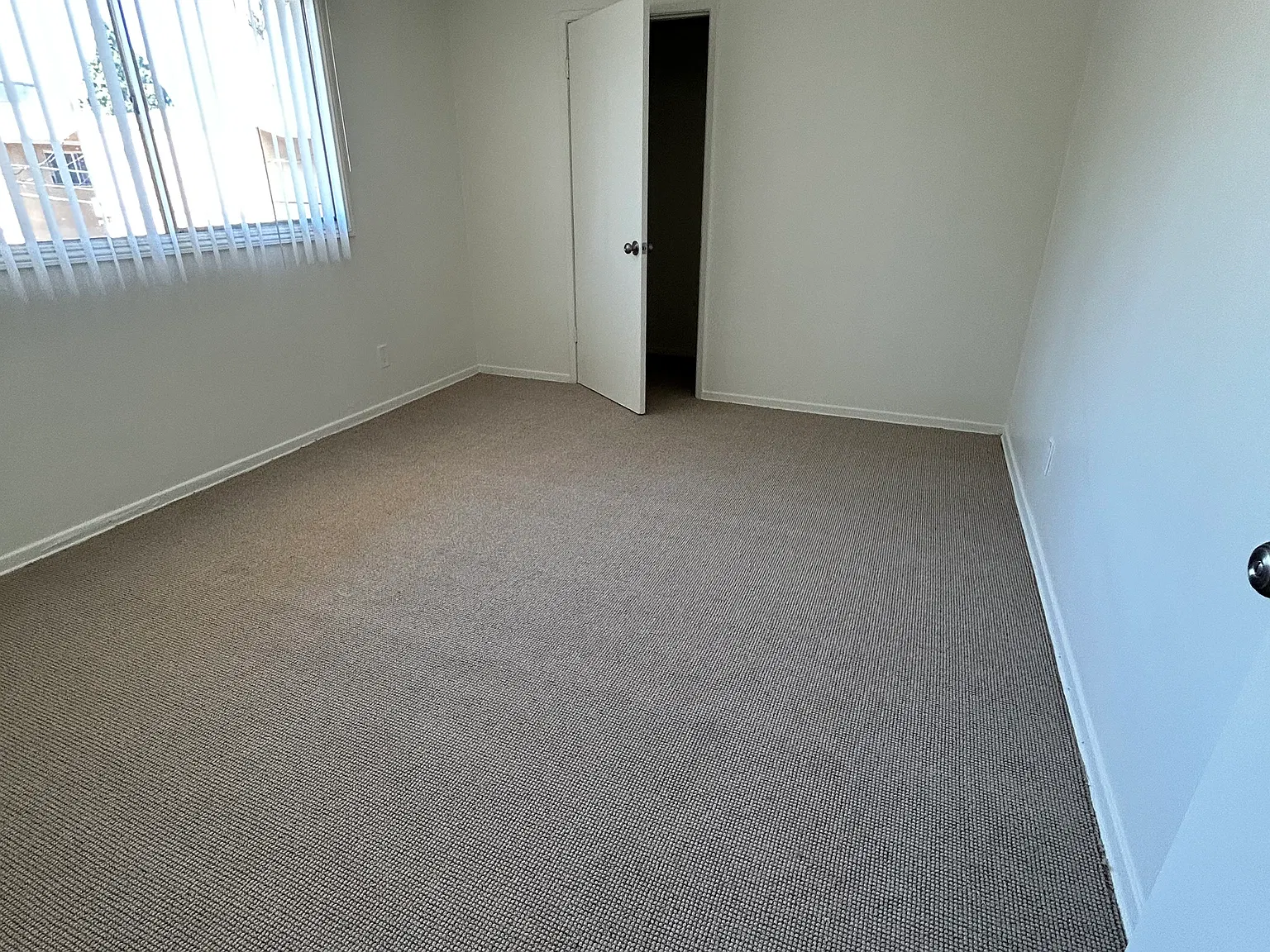 2 bed, 1000 sqft, $2,250 — Photo 3
