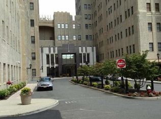 4 Beacon Ave, Jersey City, NJ 07306