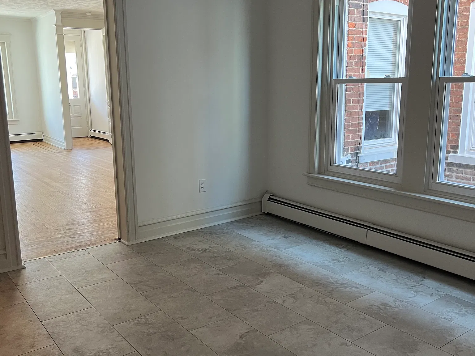 3 bed, 1346 sqft, $2,050 — Photo 3