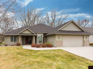 124 Amber Ln, Mankato, MN 56001