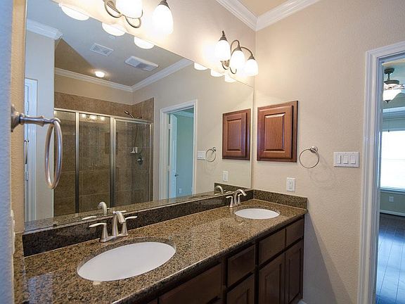 2nd image of 7 Umbria Ln