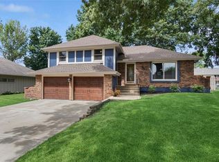 604 SE Richardson Pl, Lees Summit, MO 64063