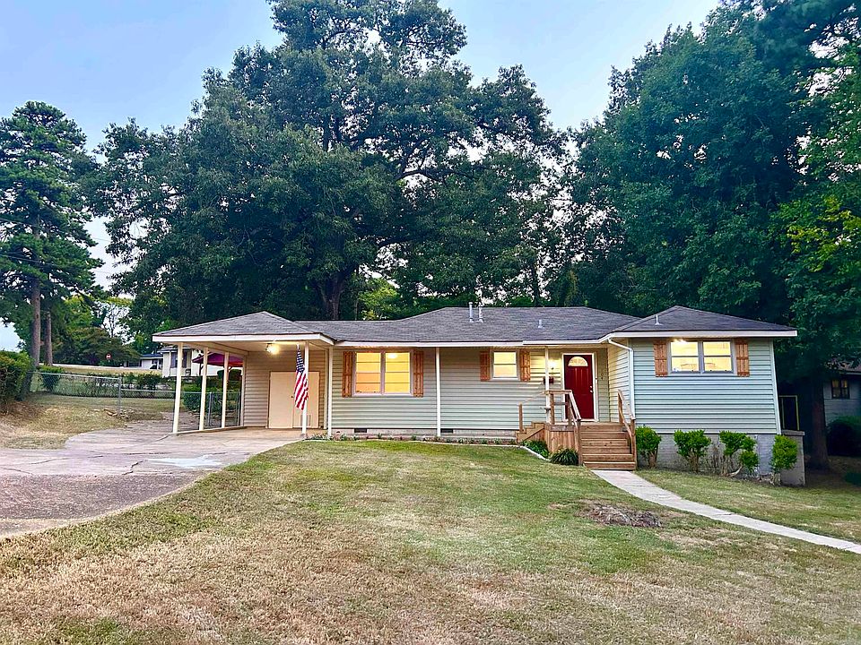 1st image of 704 Forest Ln