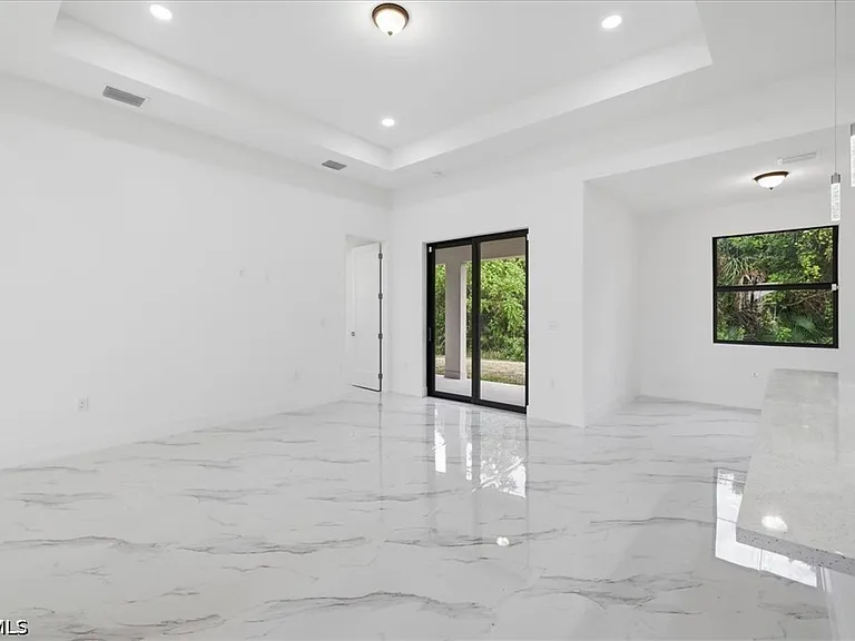 1436 Graham Cir — Photo 6
