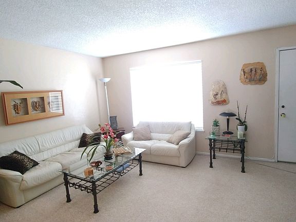 3rd image of 1605 Grant Pl