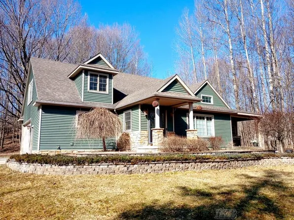 5631 Brassie Ct, Gladwin, MI 48624