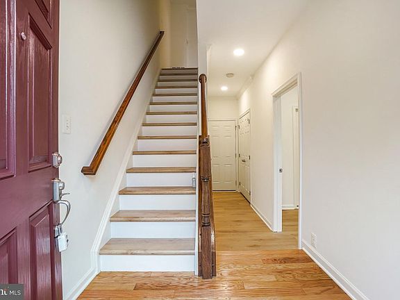 2nd image of 43084 Center St #4C