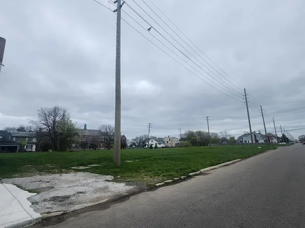 2363 Elmhurst St, Detroit, MI 48206