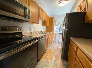 502 Grandview Ct, Iowa City, IA 52246