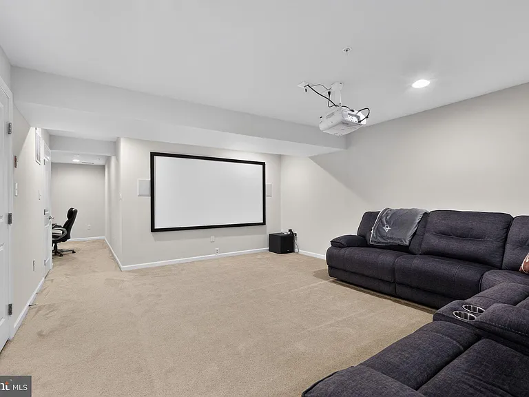 1551 Emily Ct — Photo 30