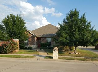 922 Meadow Flower Ln, Garland, TX 75043