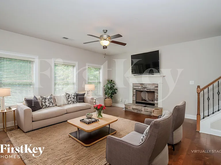 101 Village Park Dr — Photo 4