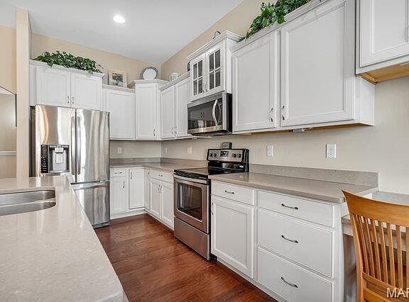 3rd image of 178 Oakhurst Dr