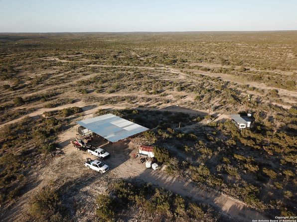 000 Ward Ranch Road, Comstock, TX 76943