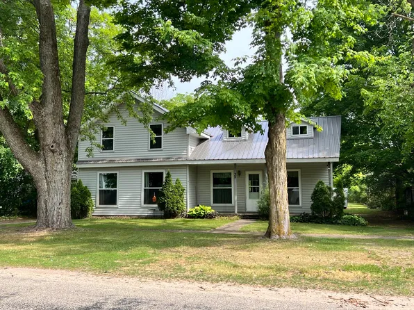 5560 Beecher Rd, Osseo, MI 49266