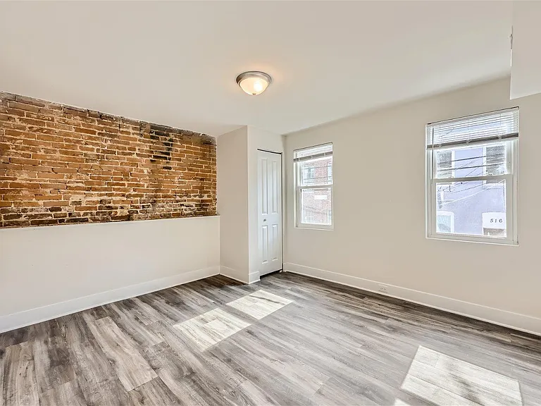 521 S Dallas St — Photo 9