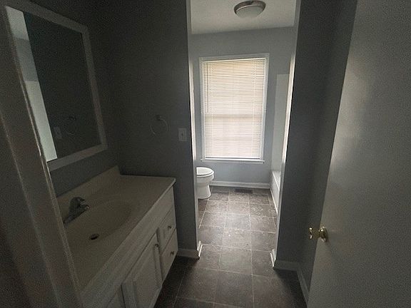 4th image of 384 Lillie Belle Ln