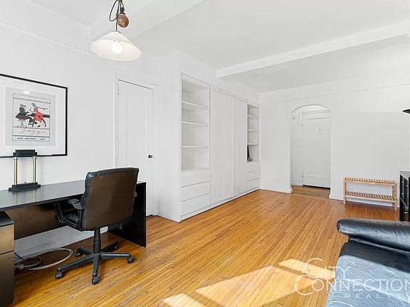 4th image of 339 E 58th St #E6