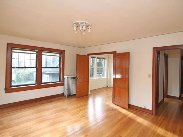 Glengarry, 309 Belmont Ave E #205, Seattle, WA 98102