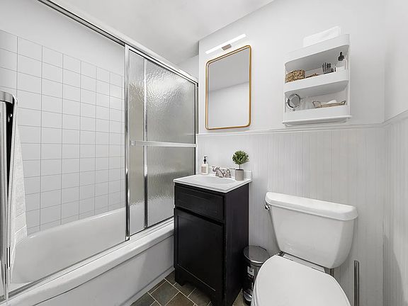 5th image of 117 E 37th St APT 4E
