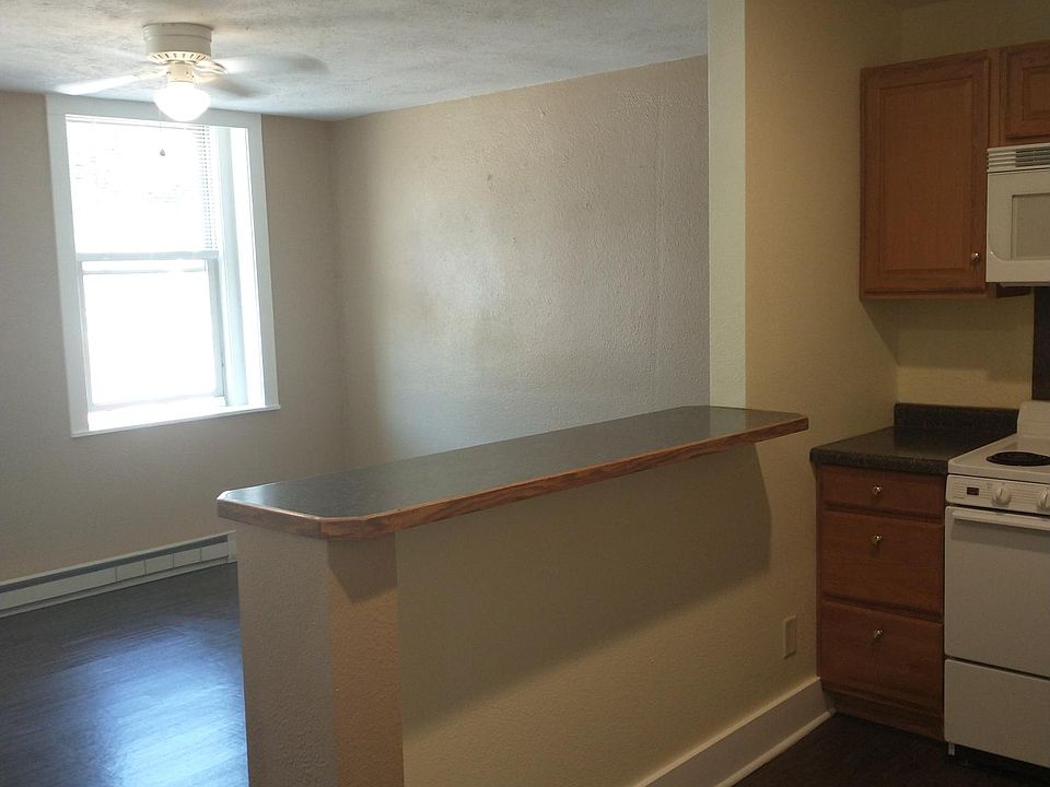 2nd image of 436 Bluff St #6