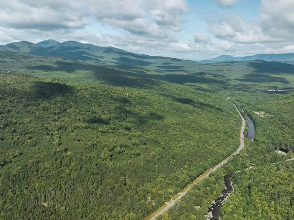 5 Highland Avenue, Kingfield, ME 04947