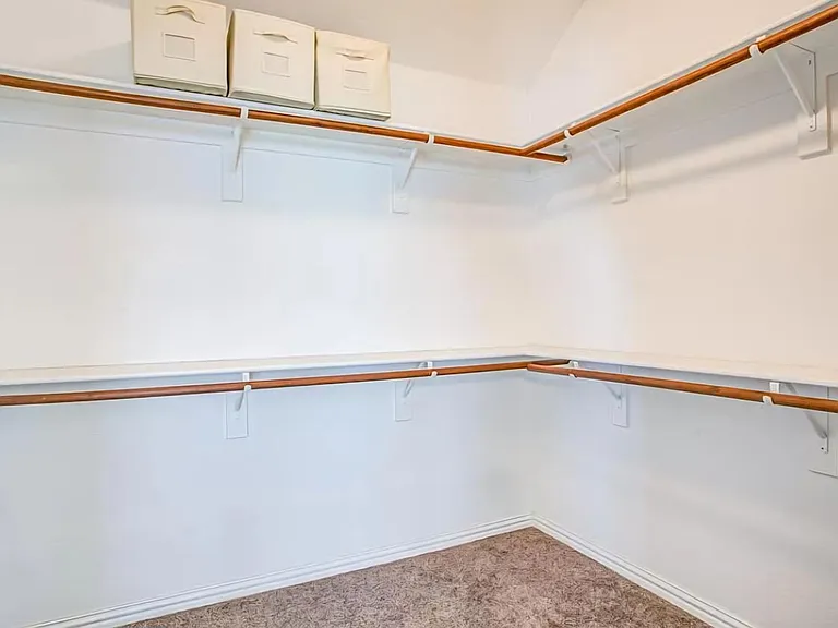 1208 Shamrock Dr — Photo 17