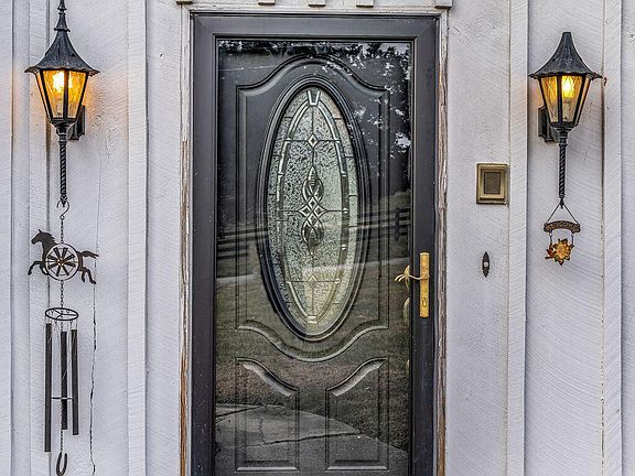 4th image of 221 Brakebill Rd